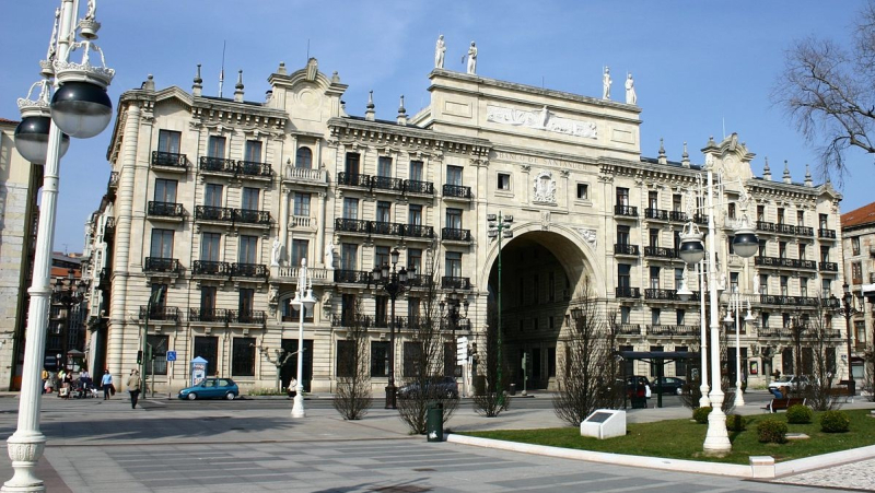 Banco Santander in Santander City Centre - Tours and Activities